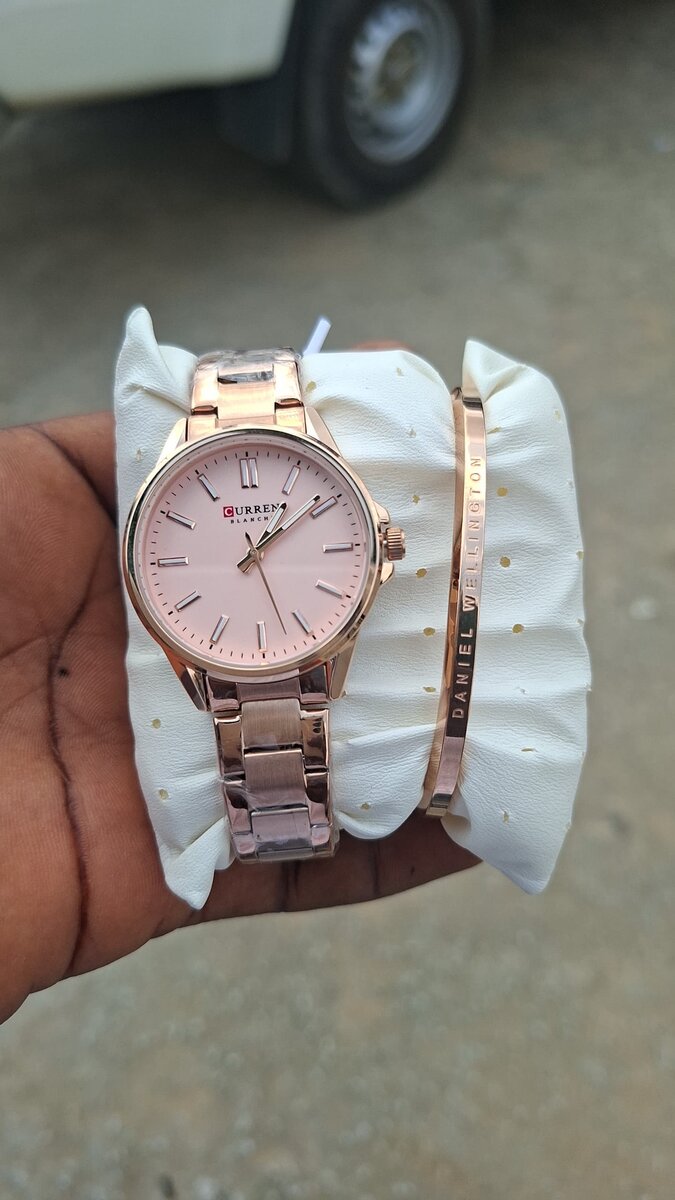 Montre Naviforce en acier inoxydable