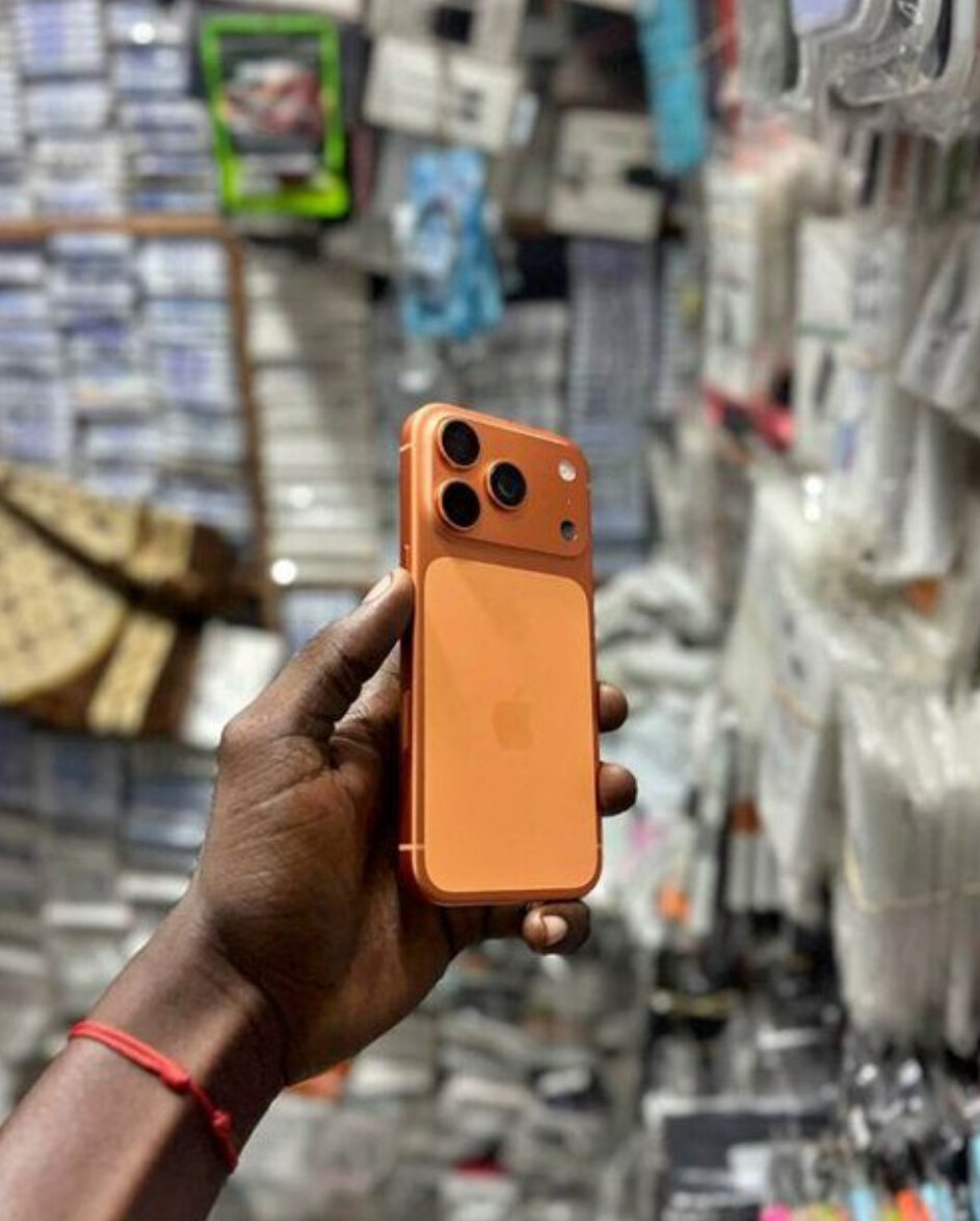 iPhone 17 Pro max Orange