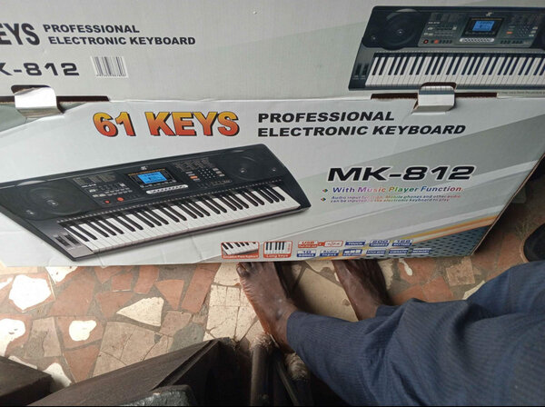 Clavier électronique MK-812 61 touches