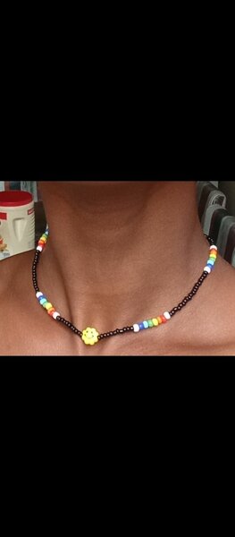 Collier de perles colorées