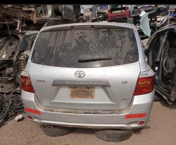 Toyota Highlander Full body parts Availble From 2004 To 2023