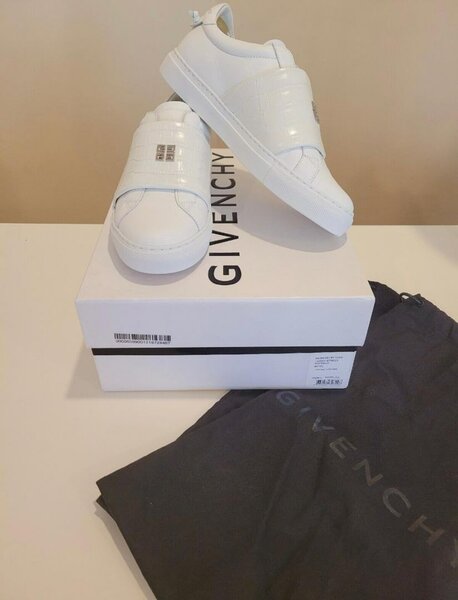 GIVENCHY, GUCCI  ,PRADA