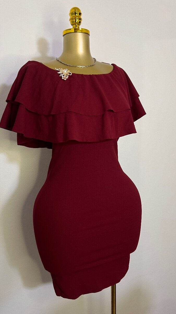 Robe rouge bordeaux