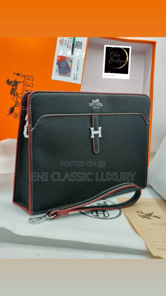 Pochette en cuir élégante