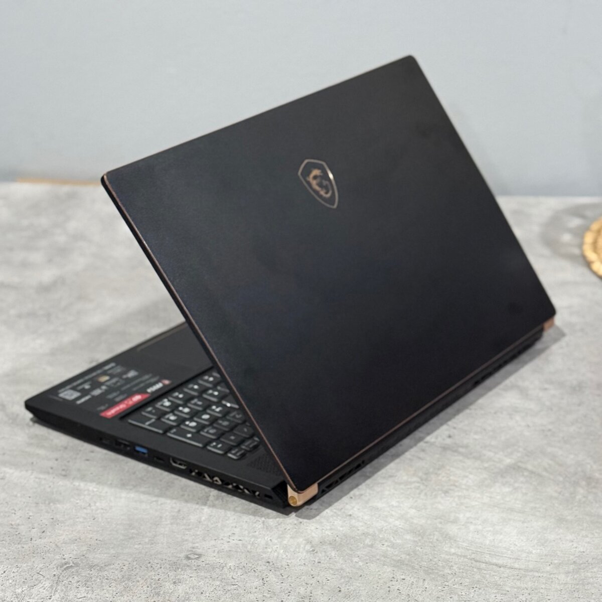 MSI STEALTH GAMING/ GRAPHICS LAPTOP