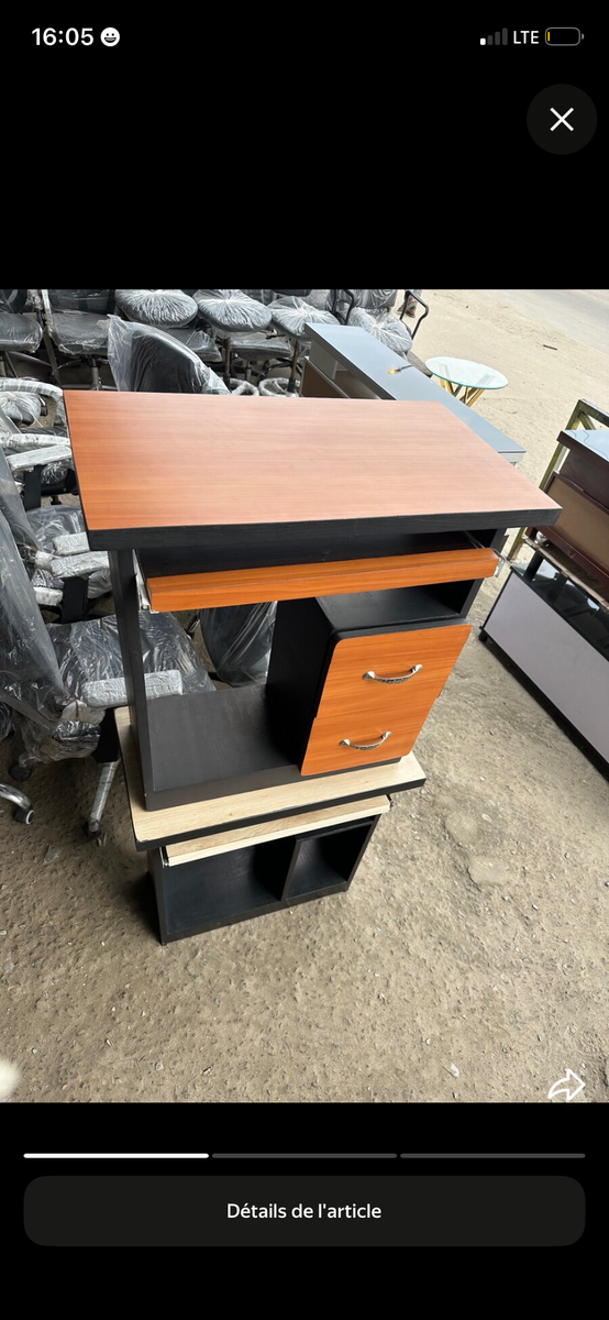 Bureau compact en bois moderne