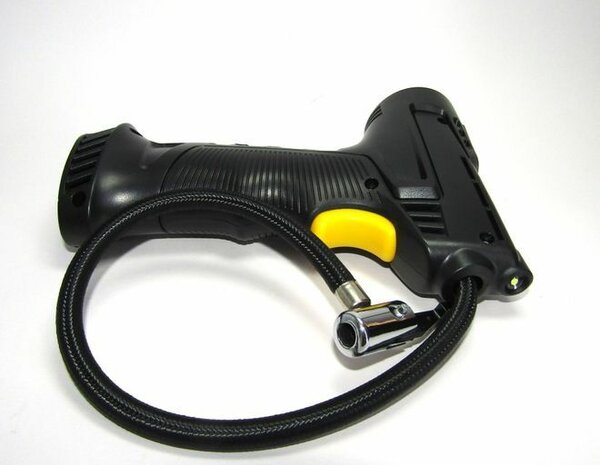 Chargeable tire pump