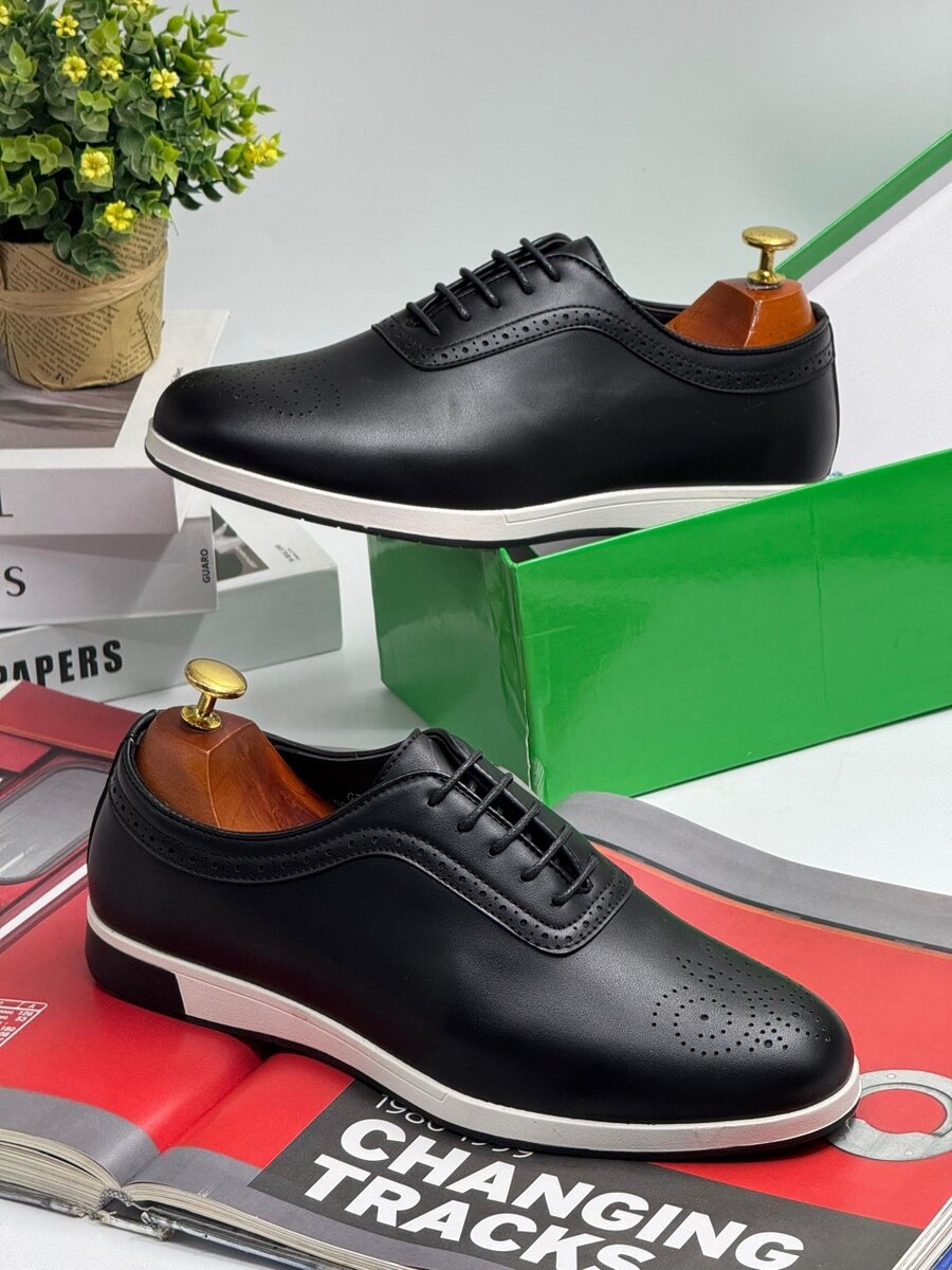 HUGO BOSS BLACK AND WHITE