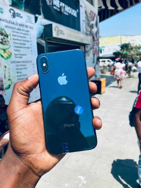 iPhone X available fully functioning