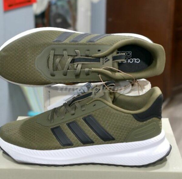 Chaussures Adidas vertes pour homme