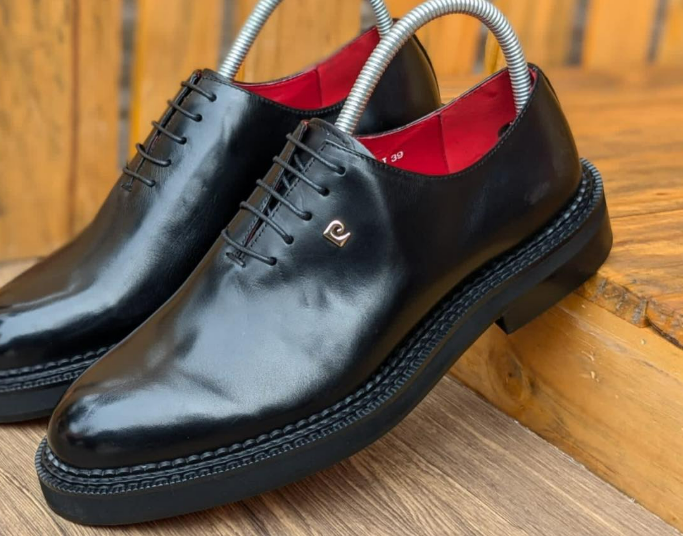 Leather formal shoes.