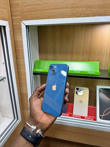 iPhone 13 Bleu Brillant