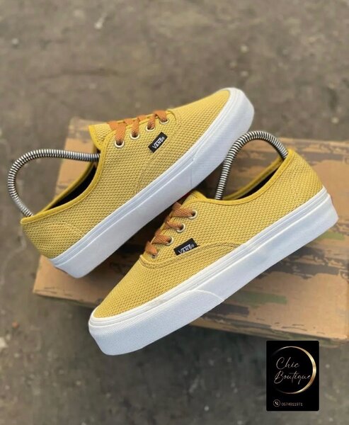 Vans en toile jaune tendance