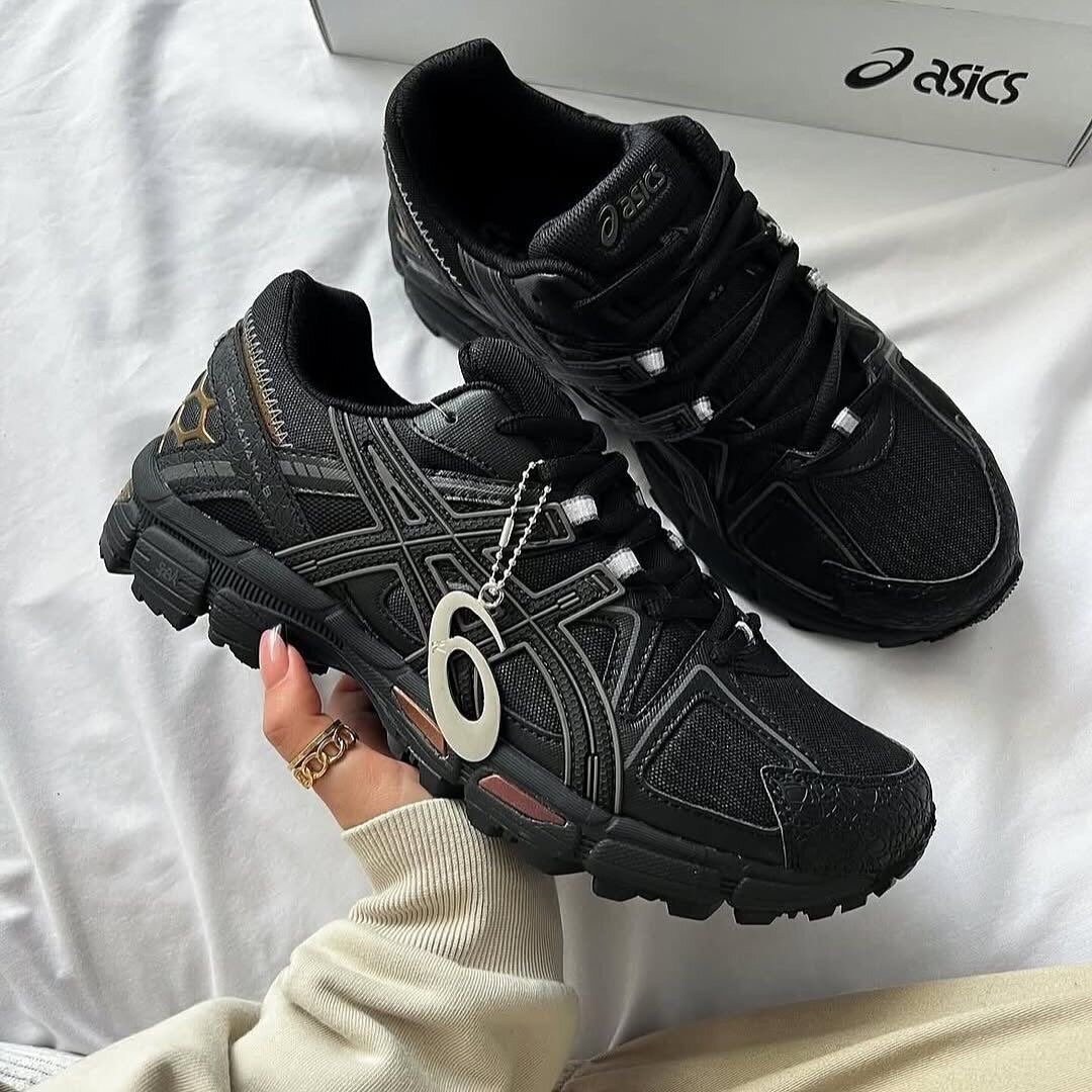 Chaussures de running noires Asics