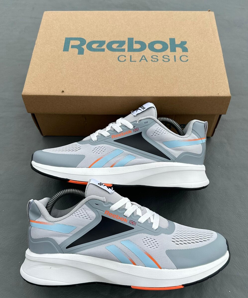 Reebok Classic Sneakers