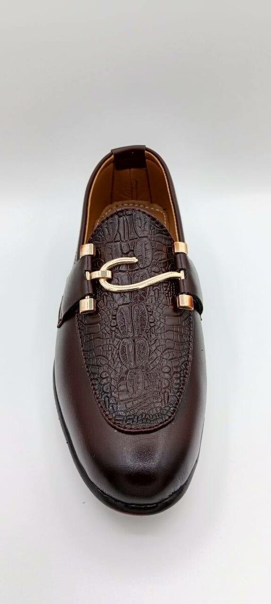 Causal shoes