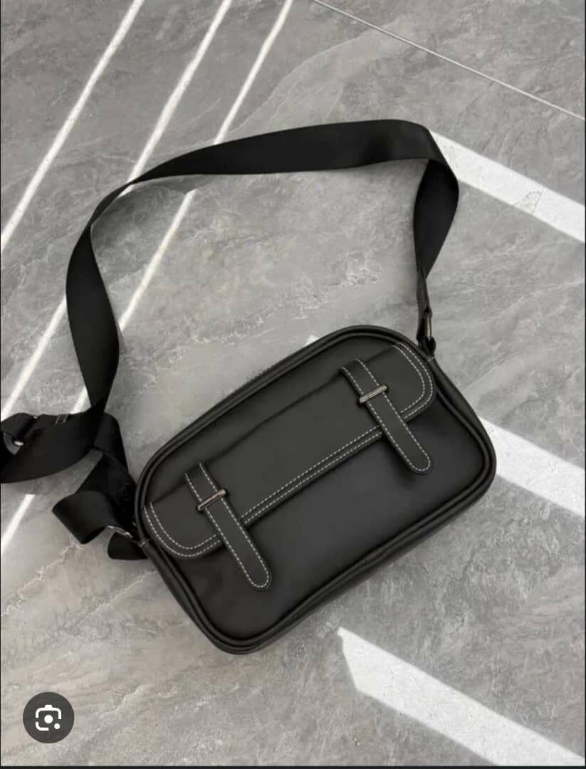 Sac bandoulière noir élégant