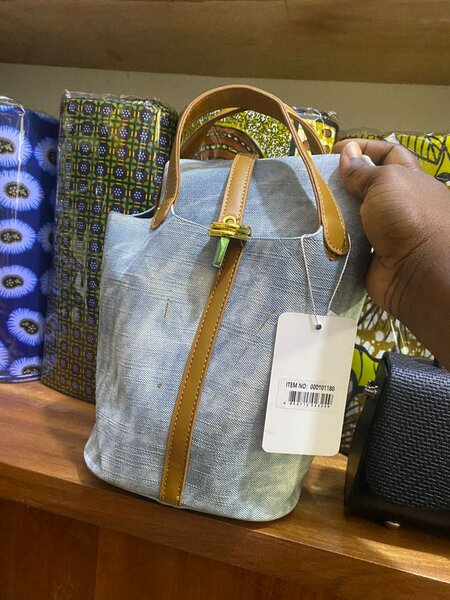 Sac à main en toile élégante