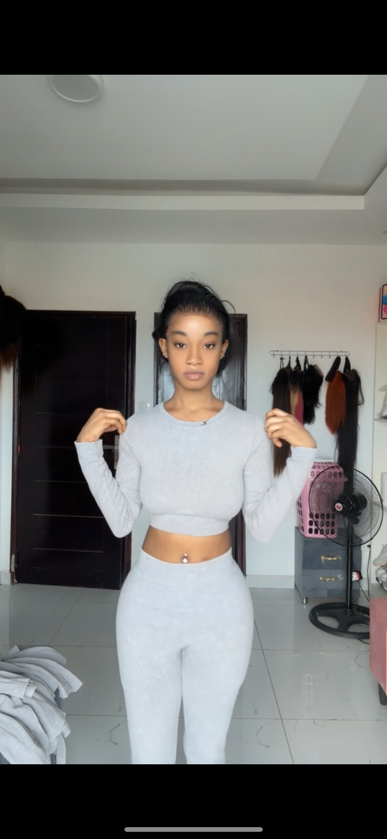 Ensemble de sport gris pour femme