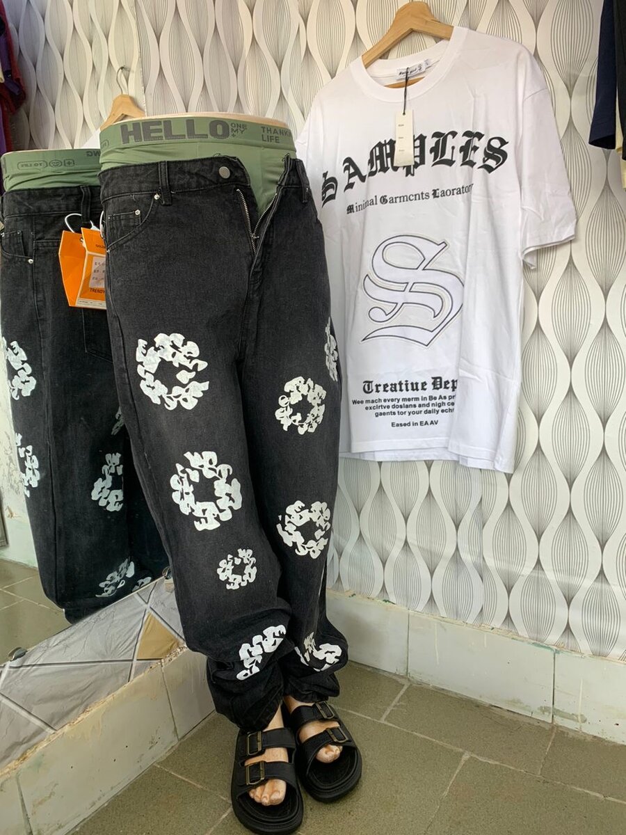 Jean noir imprimé style urbain