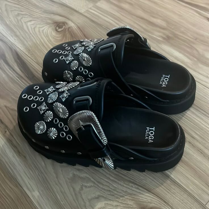 Sabots cuir ornés Toga Pulla