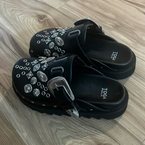 Sabots cuir ornés Toga Pulla