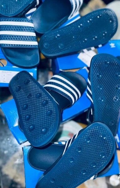 Claquettes de bain confortables