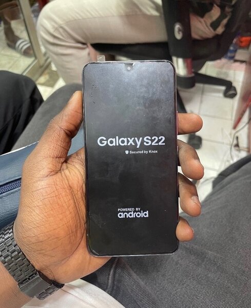 Samsung Galaxy S22 Android
