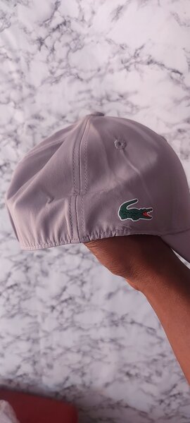 Casquette élégante Lacoste