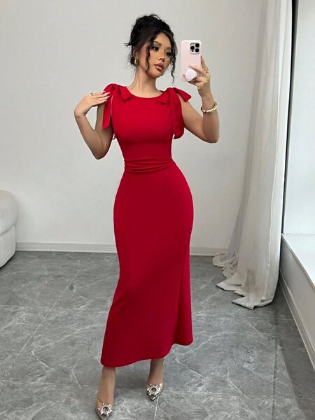 Robe rouge élégante femmes