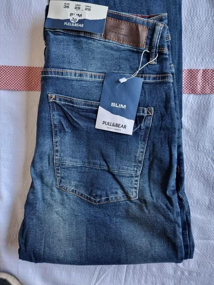 Stylish jeans with blue shade