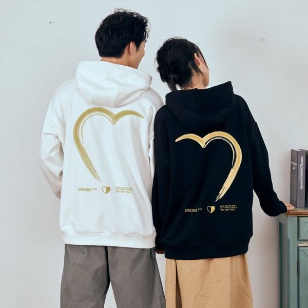 Sweat-shirts à capuche assortis