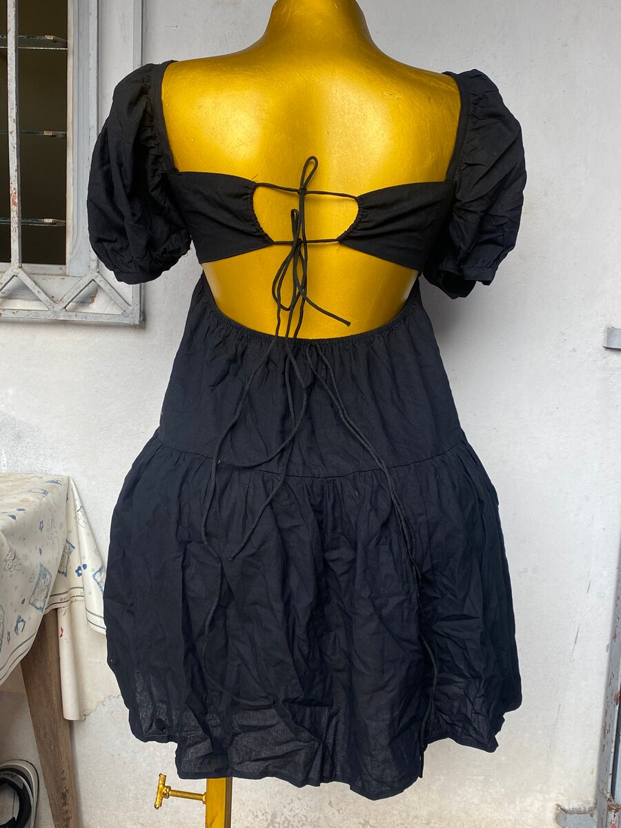 Robe noire bouffante chic