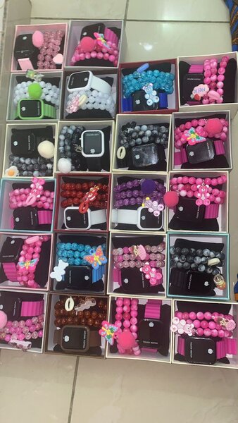 Montre intelligente avec bracelets colorés pour enfants