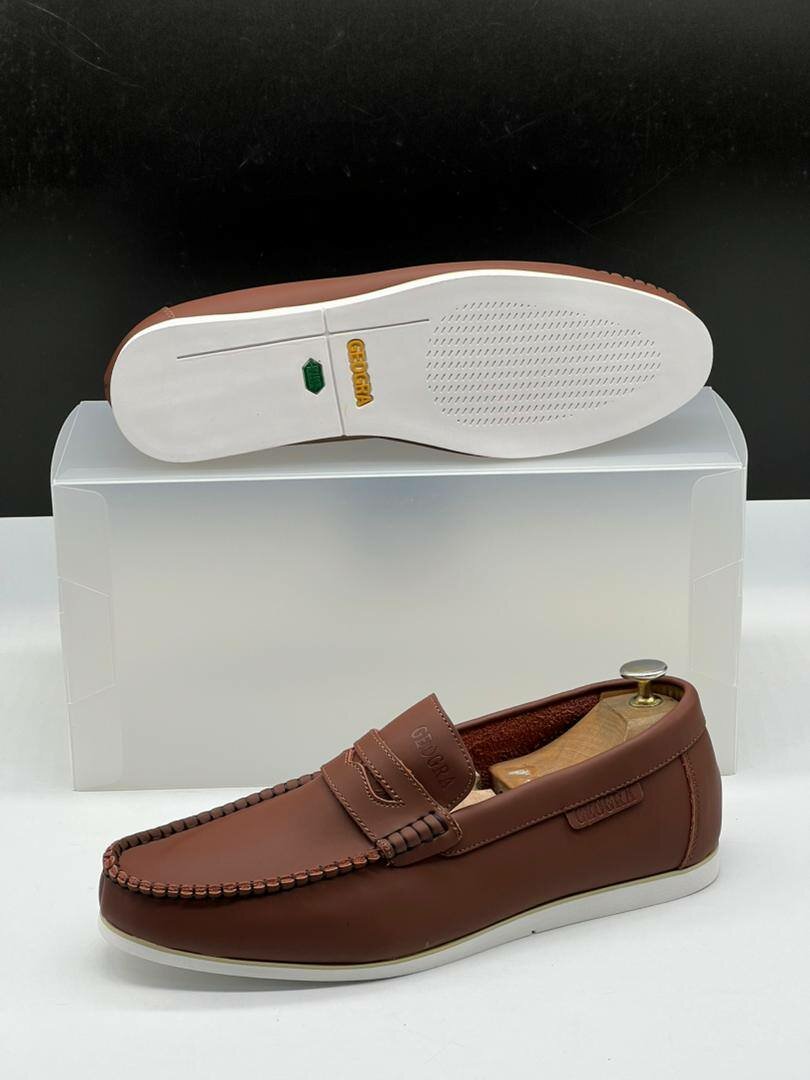 Mocassins en cuir marron élégants