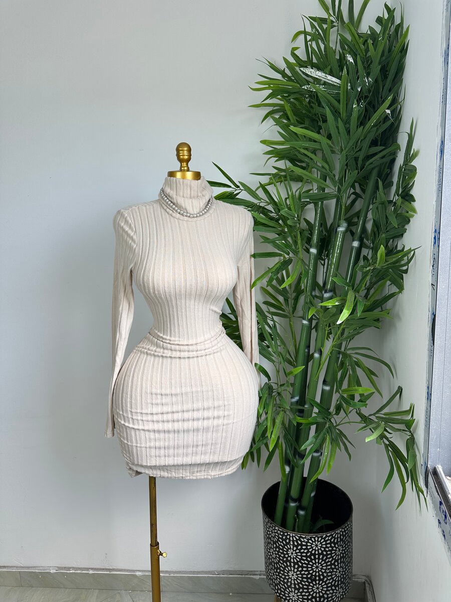 Robe pull beige moulante