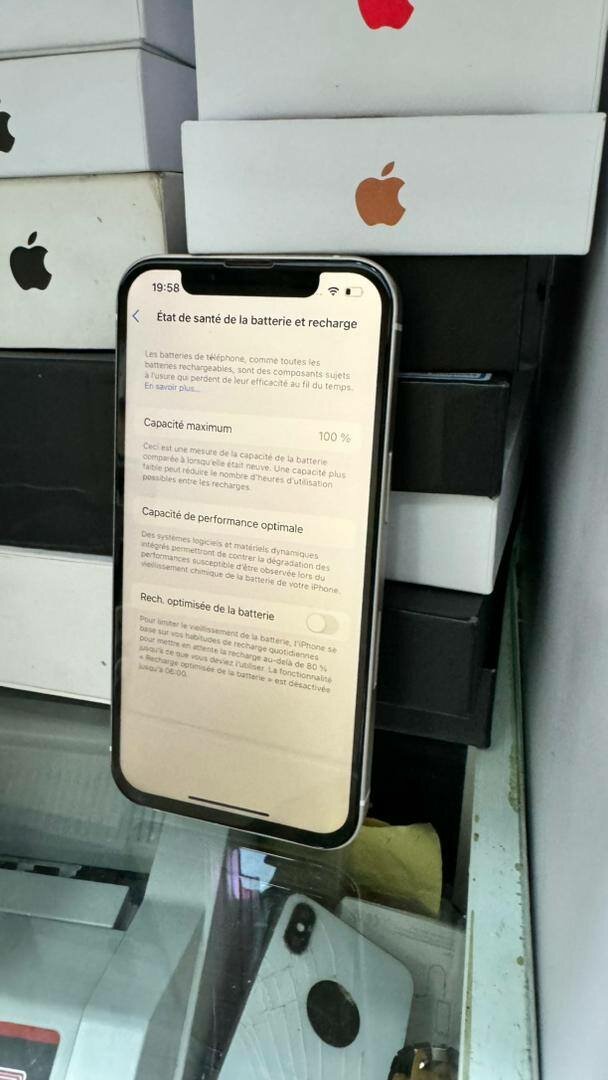 *iphone 13 128giga message écran : 230.000