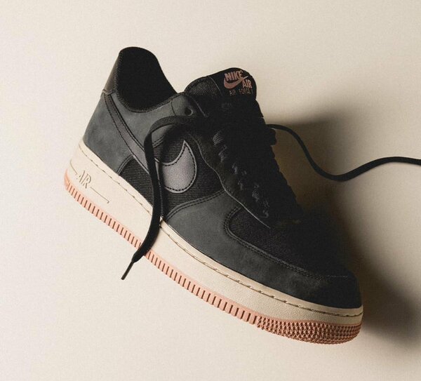 NIKE AIRFORCE CLASSIC