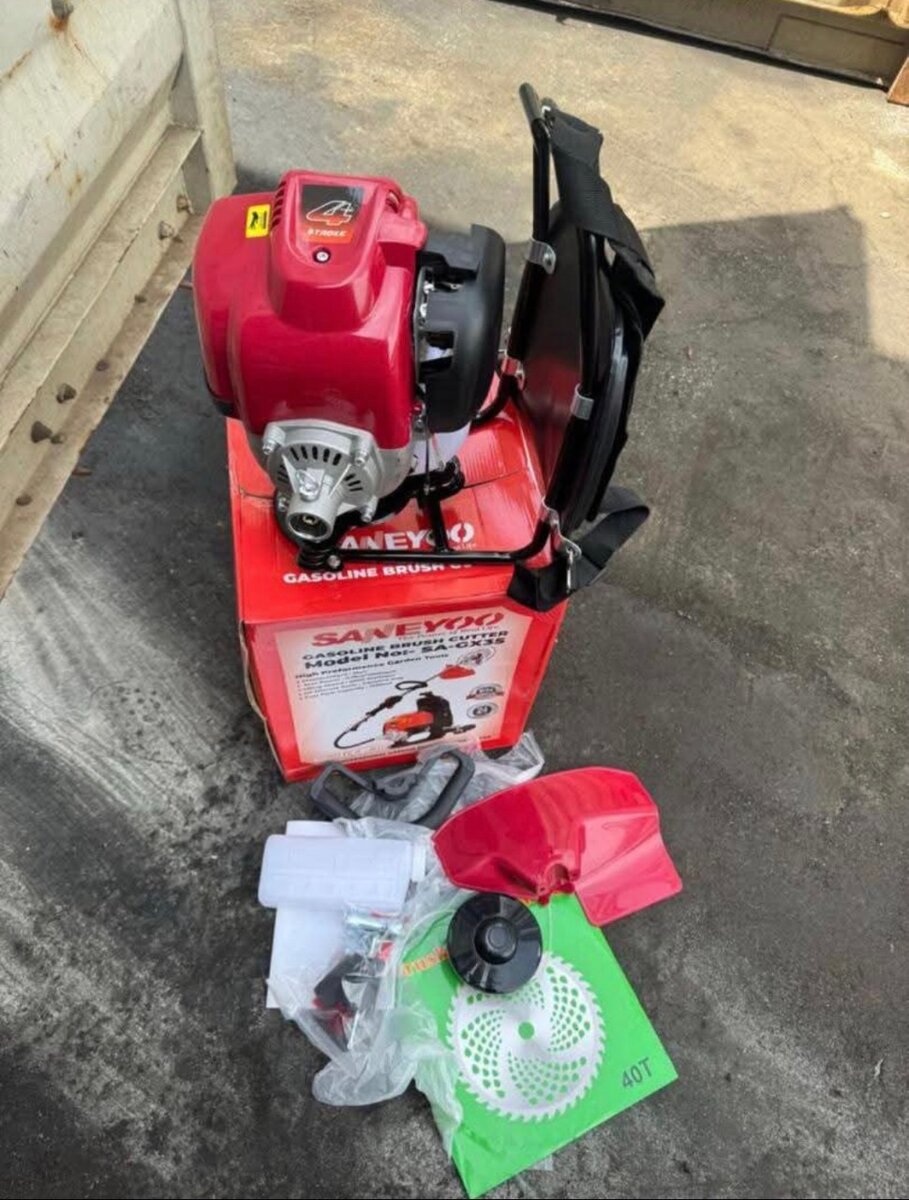 Débroussailleuse à essence puissante