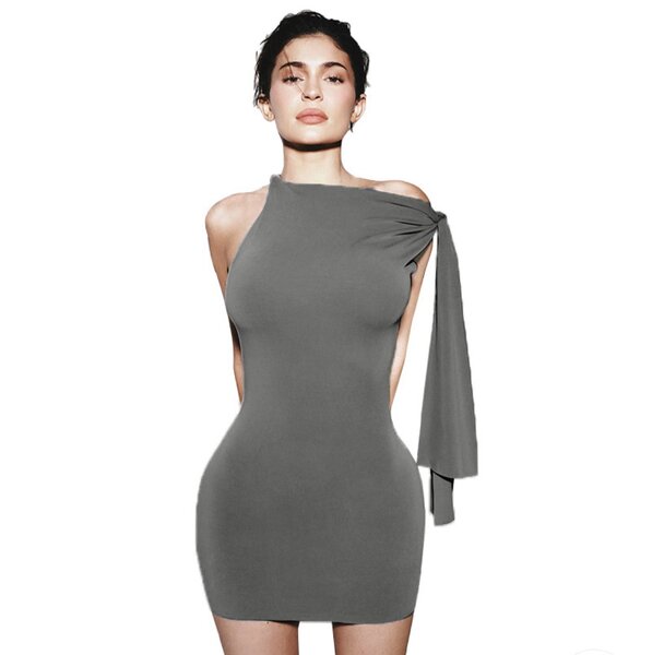 Robe asymétrique élégante