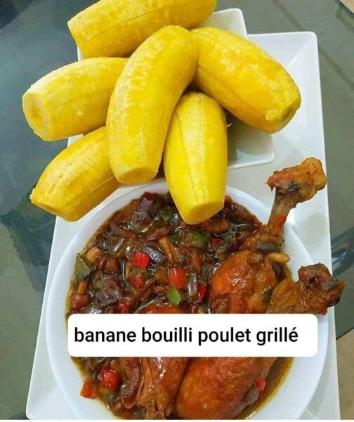 Poulet Grillé et Bananes Bouillies