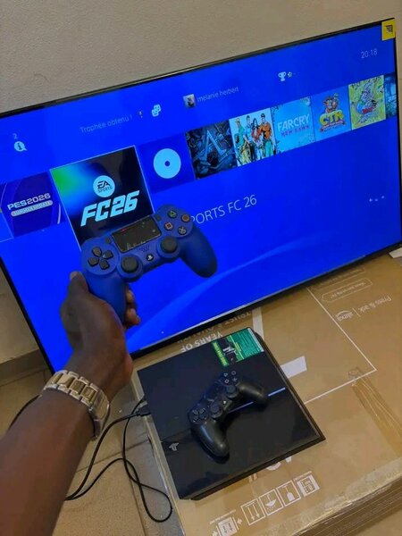 Console PS4 avec manette Sony PlayStation 4