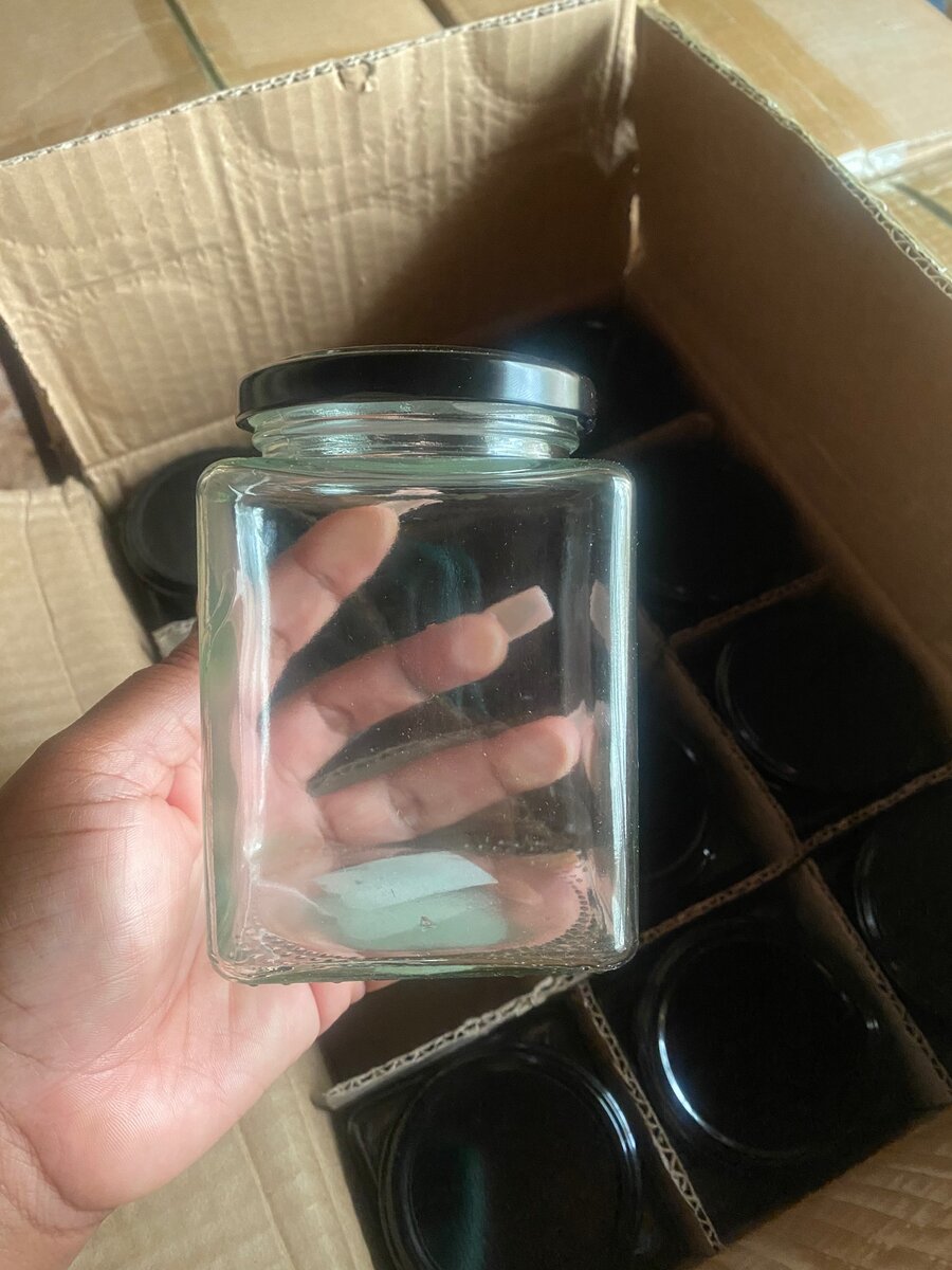 500ml square glass jar with black lid(Branding can be done)