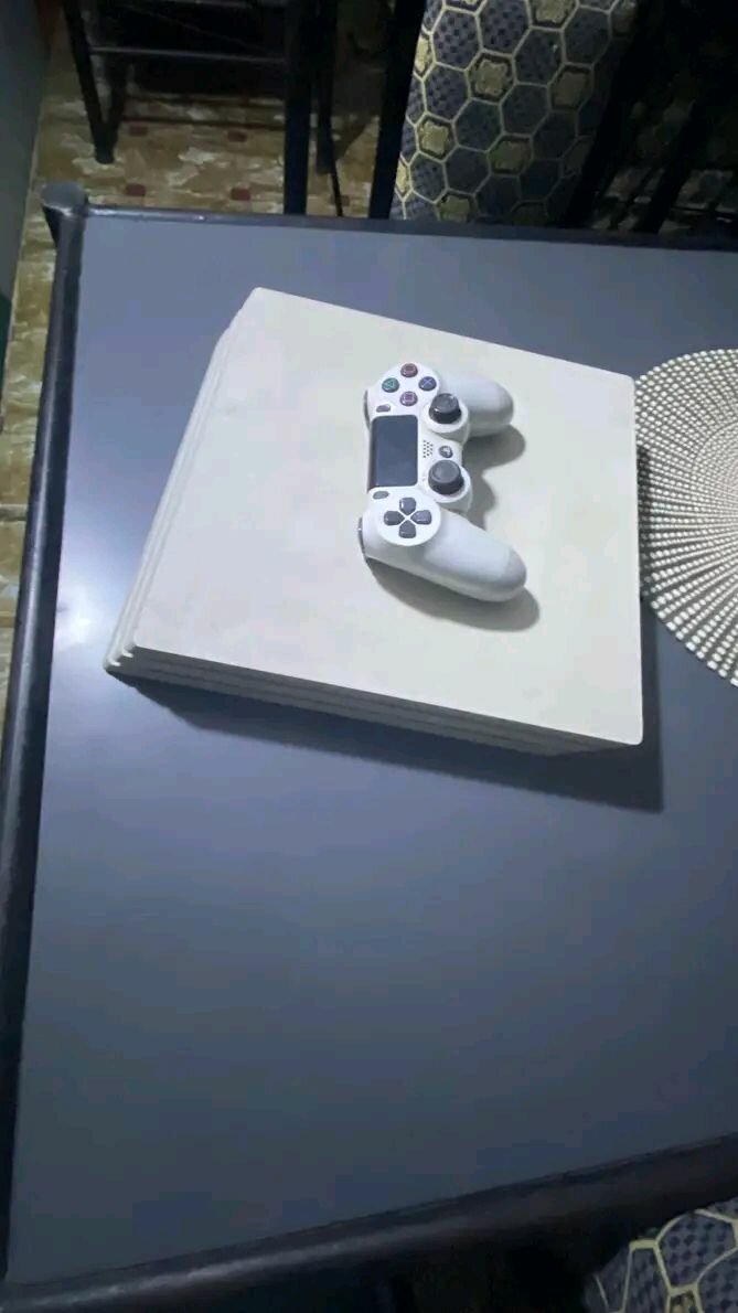 Manette PS4 blanche
