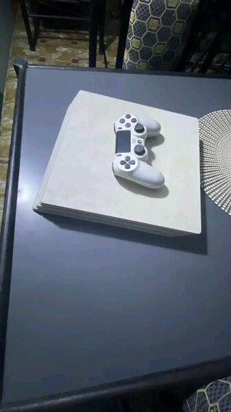 Manette PS4 blanche