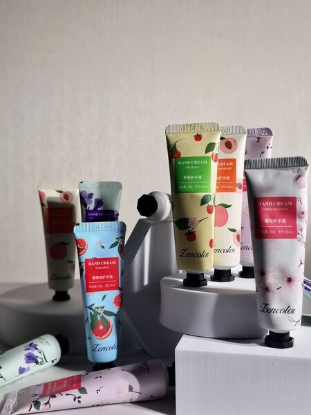 Moisturizing hand cream