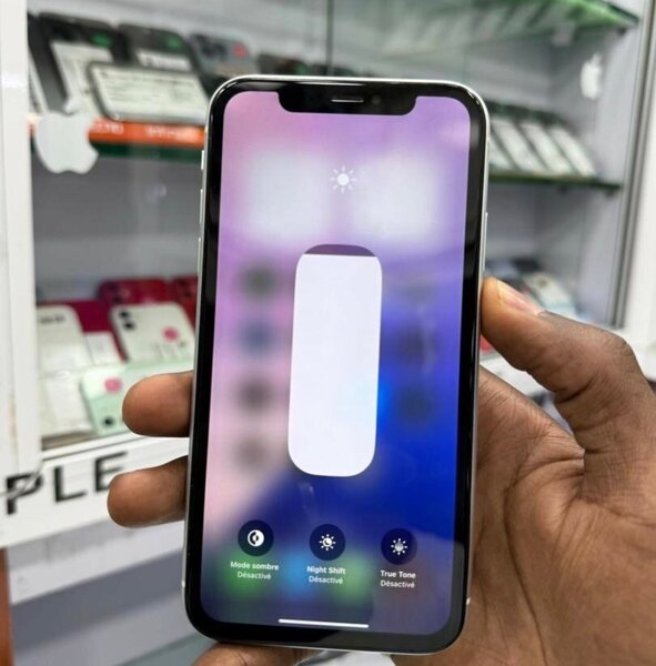 iPhone XR 64GB Blanc Débloqué