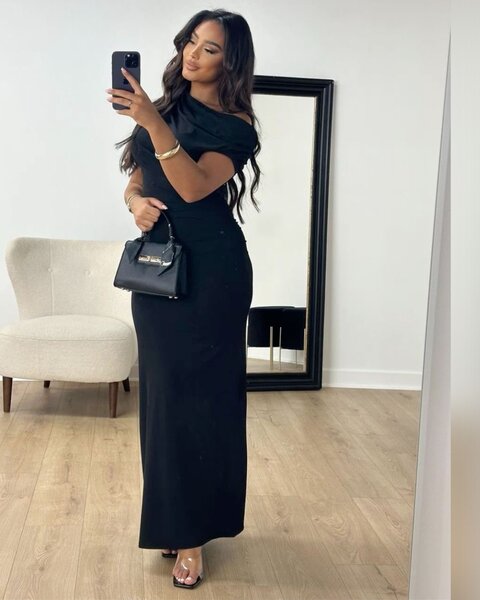 Robe longue noire élégante