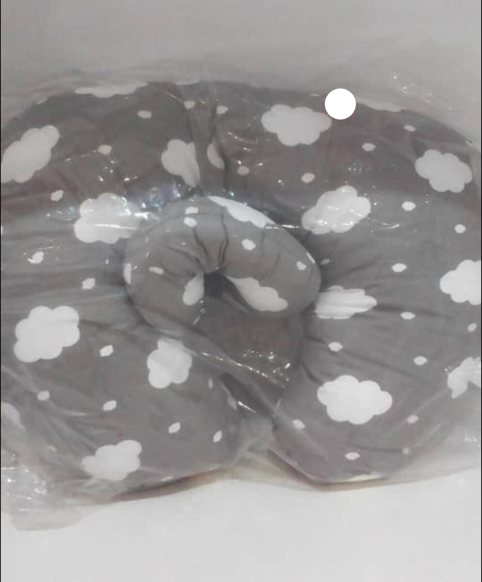 Feeding pillows with baby pillows