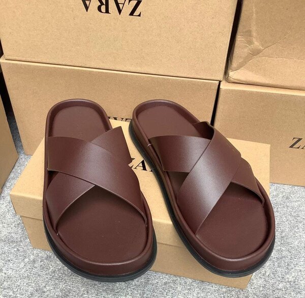 Sandales plates Zara